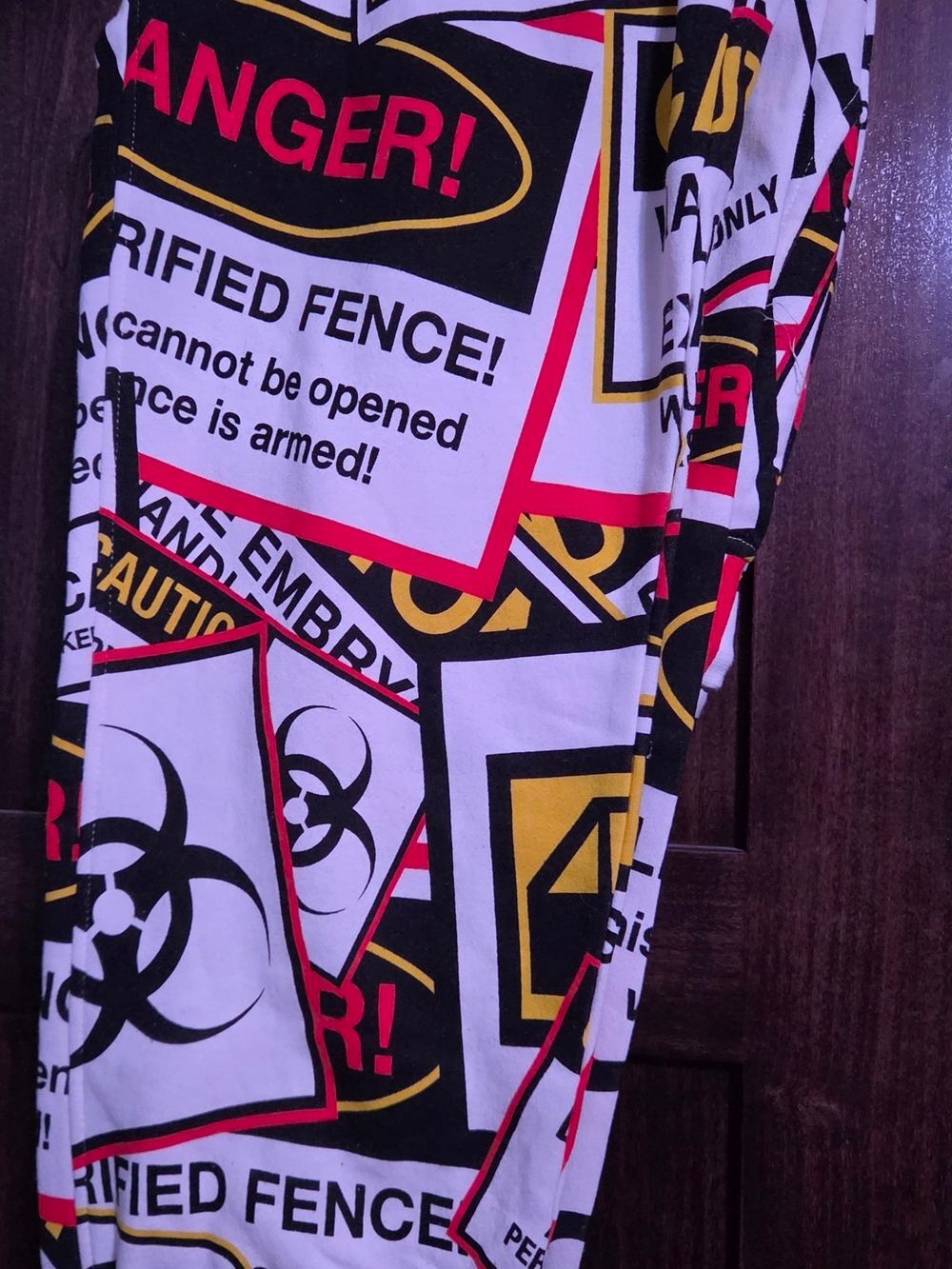🔥2XL NEW WITH TAGS — THE HUNDREDS × JURASSIC PARK COLLAB 🔥